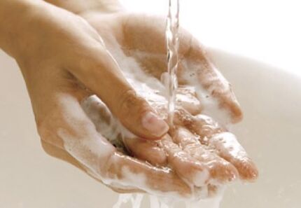 l'igiene delle mani protegge dall'ingresso di parassiti nel corpo